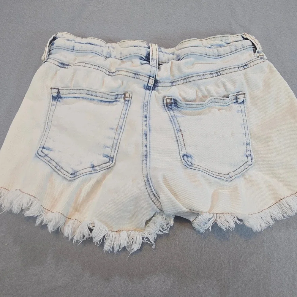 Altar'd State Denim Shorts‎ Womens 26/3 Light Acid Wash Frayed Hem Button Fly
